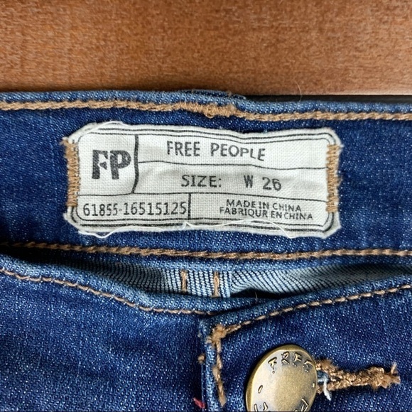 Free People Great Heights frayed distressed jeans, size 26 - Picture 5 of 8